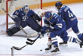 Континентальная Хоккейная Лига (КХЛ). Матч между командами 'Динамо' (Москва) - 'Лада' (Тольятти) на стадионе 'ВТБ Арена'