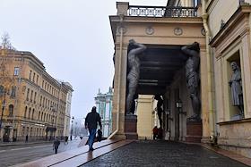 Выставка 'Бернардино Луини. К завершению реставрации' в Государственном Эрмитаже.
Три картины:

1. Святая Екатерина 
2. Святой Себастьян
3. Распятие с Мадонной, святыми Павлом, Марией Магдалиной, Иоанном и Франциском
