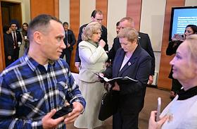 Парламентские слушания на тему 'Совершенствование правового регулирования института уполномоченных по правам человека в Российской Федерации: новые вызовы, новые решения', организованные комитетом Государственной думы (ГД) России по развитию гражданского общества, вопросам общественных и религиозных объединений в ГД России