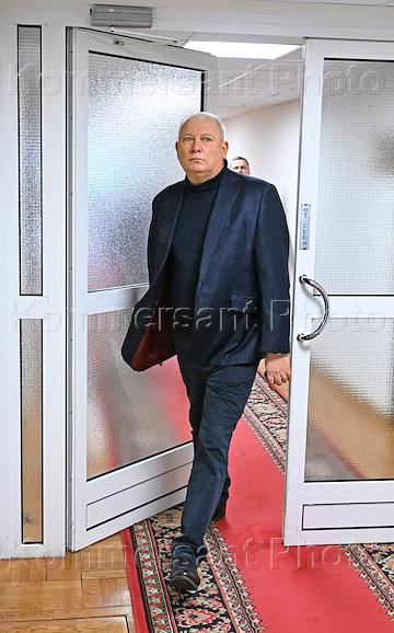 Yetuk va gozal ayollar ishtirokidagi rus pornosi