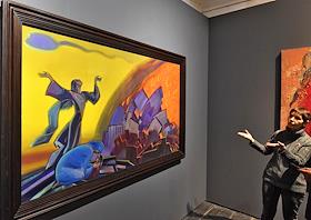 Монтаж выставки «ЧЕЛОВЕК – ЖИЗНЬ – ВСЕЛЕННАЯ. КОНТРАСТ СОПОСТАВЛЕНИЙ». Межмузейный проект, организованный к 10-летнему юбилею Музея искусства Санкт-Петербурга ХХ-ХХI веков (МИСП).
Ольга Толстая куратор выставки