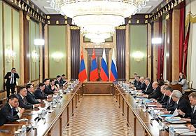 Председатель правительства России Михаил Мишустин провел в рамках совета глав правительств стран Шанхайской организаии сотрудничества (ШОС) встречи с руководством Китая, Ирана и Монголии в Доме правительства России