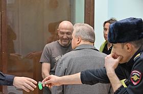 Оглашение приговора бывшим руководителям подведомственного Министерству транспорта России ФГУП 'ЗащитаИнфоТранс' - бывшему руководителю предприятия Юрию Спасскому, его заместителю Виктору Парахину и заместителю начальника департамента информационных технологий Роману Лаврентьеву, обвиняемых в хищении около 50 млн руб. и злоупотребление должностными полномочиями при выполнении госзаказа в рамках комплексной программы обеспечения безопасности населения на транспорте в период пандемии 2020 года, в Симоновском районном суде