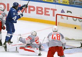 Континентальная Хоккейная Лига (КХЛ). Матч между командами 'Динамо' (Москва) - 'Спартак' (Москва) на стадионе 'ВТБ Арена'