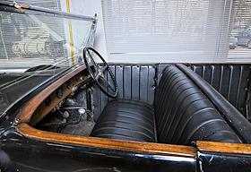 Автомобиль Rolls-Royce Phantom в музее киноконцерна 'Мосфильм'