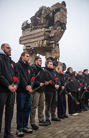 Возложение цветов, посвященное бойцам «Беркута», погибшим в ходе государственного переворота в Украине