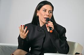 Мероприятия Всемирного Дня борьбы со СПИДом на Ярославском вокзале. Профилактическая акция, организованная Фондом по профилактике социально-значимых заболеваний 'Шаги' совместно с сетью клиник 'РЖД-Медицина' и Институтом эпидемиологии Роспотребнадзора. Паблик-ток