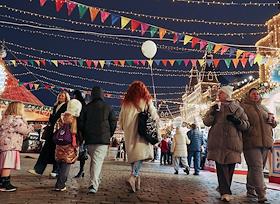 Жанровые фотографии. Новогоднее убранство города