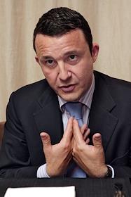 Интервью с директором отеля Hotel du Cap Eden Roc Филиппом Пердом в Каннах в ресторане 'Ваниль'