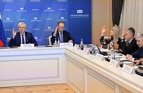 Заседание комиссии Государственной думы (ГД) России по расследованию фактов вмешательства иностранных государств во внутренние дела России в ГД России