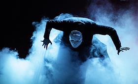 Спектакль 'Ромео и Джульетта' театра МАТ (Молодежный авангардный театр) в малом зале Центра культуры и искусства 'Октябрь' в Волжском