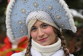 Жанровая съемка. Город елочных игрушек на Площади революции