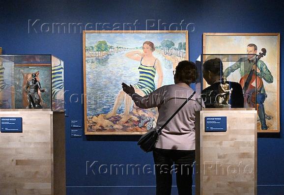 Выставка 'Волга. Москва. Нева. Саратовские символисты в Москве и Ленинграде 1920–1940-х' в павильоне 'Рабочий  и колхозница' на ВДНХ