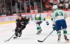 Фонбет Чемпионата КХЛ (Континентальная Хоккейная Лига). Матч между командами 'Авангард' (Омск) – 'Салават Юлаев' (Уфа) на 'G-Drive Арене'