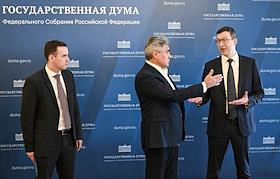 Круглый стол на тему 'Участие бизнеса в разработке реализации мастер-планов городов', проводит фрация 'Новые люди' в Государственной думе (ГД) России
