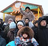 Празднование Широкой Масленицы в Парке Сказов, в Арамили. Виды Арамили