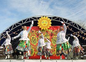 Празднование Масленицы в Парке Волжского