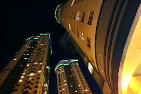 Жилой комплекс 'Воробьевы горы' вечером. Интерьеры