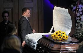 Прощание с драматургом, режиссером, основателем театра «Коляда-театр» Николаем Колядой в Екатеринбурге