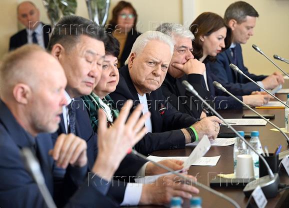 Заседание комитета Государственной думы (ГД) России по государственному строительству и законодательству в ГД России