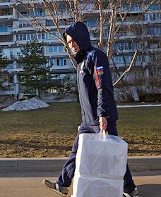 Весна в Москве. Микрорайон Северное Чертаново. Жанровая съемка