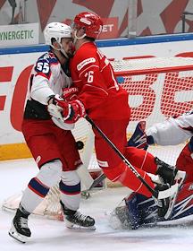 Континентальная Хоккейная Лига (КХЛ). Матч между командами 'Спартак' (Москва) - ЦСКА (Москва) на стадионе 'Мегаспорт'