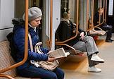Жанровая съемка. Чтение книг в метро