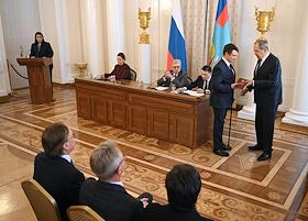 Церемония вручения министром иностранных дел России Сергеем Лавровым дипломов МГИМО ветеранам Специальной военной операции (СВО), успешно прошедшим Программу профессиональной переподготовки 'Управление городской инфраструктурой и развитием территорий', в Доме приемов МИД России