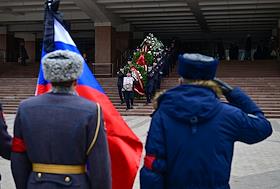 Церемония прощания с Юрием Швыткиным российским военным, депутатом Государственной думы РФ в Красноярской краевой филармонии в Красноярске