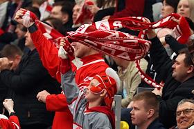 Континентальная Хоккейная Лига (КХЛ). Плей-офф 1/8 финала Кубка Гагарина. Матч между командами 'Спартак' (Москва) - 'Локомотив' (Ярославль) на стадионе 'Мегаспорт'