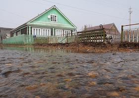 Паводок в городском округе Кулебаки. Вода снесла временный мост в поселке Шилокша и подтопила жилые дома