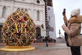 Жанровые фотографии. Фестиваль 'Пасхальный дар'. Подготовка к празднику Великой Пасхи в Москве