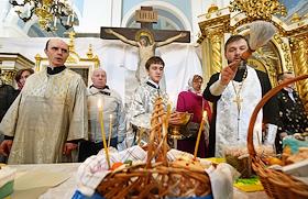 Великая Суббота. Чин освящения пасхальных куличей, яиц и пасхи в канун Светлого Христова Воскресения в Князь-владимирском соборе