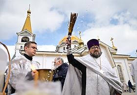 Великая Суббота. Чин освящения пасхальных куличей, яиц и пасхи в канун Светлого Христова Воскресения в Вознесенском кафедральном соборе в Новосибирске