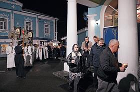 Праздничное пасхальное богослужение в Богоявленском храме