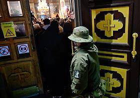 Праздничное пасхальное богослужение в Вознесенском кафедральном соборе в Новосибирске: