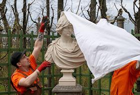 Подготовка Летнего сада к открытию нового летнего сезона