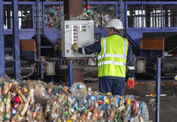 Genre photos. Waste sorting plant