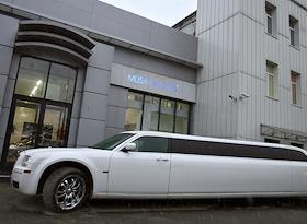 Олег Пименов, генеральный директор холдинга 'Musa Motors' во время интервью в своем кабинете