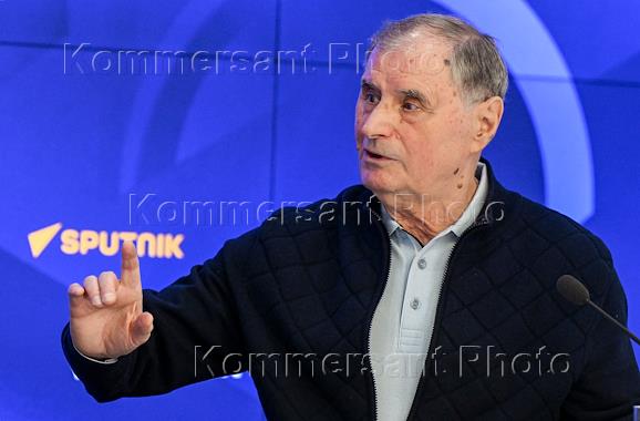 Meeting with former head coach of the USSR and Russian national football teams, Honored Coach of the USSR Anatoly Byshovets, ahead of his 80th birthday, at the International Media Group Russia Today