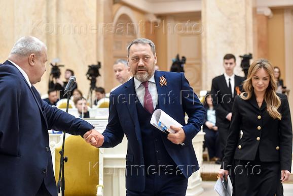 Заседание Законодательного собрания (ЗакС) Санкт-Петербурга по лишению депутатских полномочий руководителя фракции 'Яблоко' ЗакС Александра Шишлова