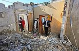 Последствия обстрела поселка Старый Крым под Мариуполем