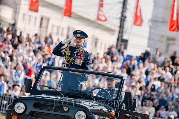 Wreath-laying ceremony at the Eternal Flame and military parade in Chelyabinsk on May 9, 2026