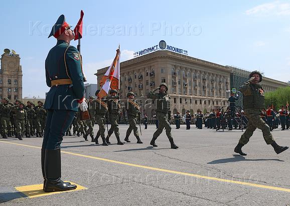 Events commemorating the 81st anniversary of Victory in the Great Patriotic War on Mamayev Kurgan. Wreath-laying ceremony at Mamayev Kurgan. The military parade in honor of the 81st anniversary of Victory in the Great Patriotic War at Fallen Fighters Square in Volgograd