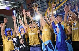 Болельщики встретили футболистов «Зенита» после победы в чемпионате России