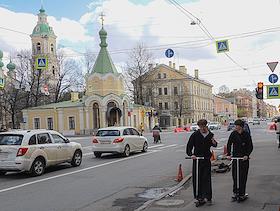 Дорожные работы на Малом проспекте в Санкт-Петербурге