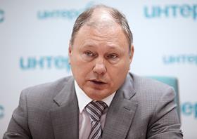 Первый заместитель губернатора Ростовской области Владимир Ревенко и и.о. начальника подведомственной Государственной жилищной инспекции Ростовской области – главный государственный жилищный инспектор региона Юлия Брюховецкая, во время пресс-конференции, в информационном агентстве Интерфакс-Юг