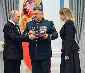 Президент России Владимир Путин вручил государственные награды в Кремле