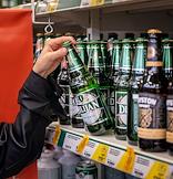 Жанровые фотографии. Ограничения по продаже армянского пива
