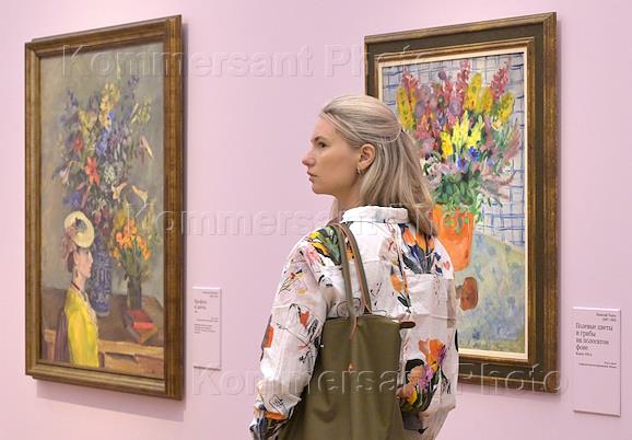 Выставка 'Цветы. Символ красоты' в Третьяковской галерее на Кадашевской набережной